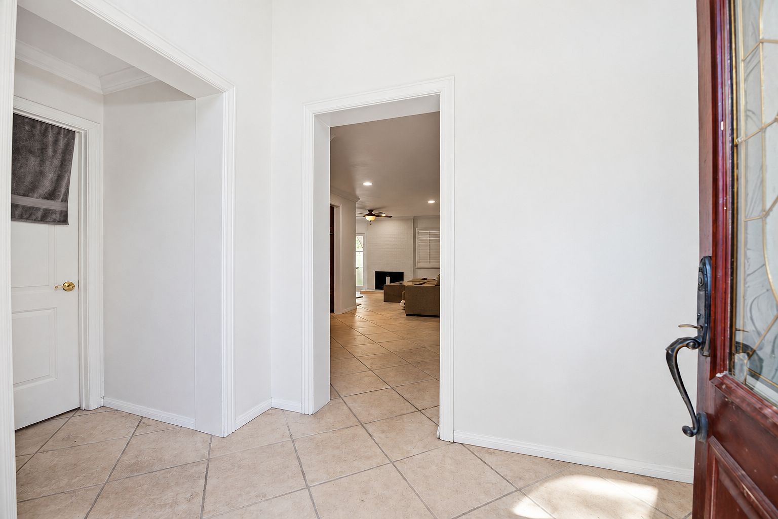 4854 Campanile Dr photo 4
