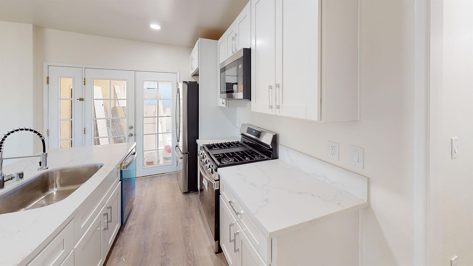 5126 Leo St photo 5