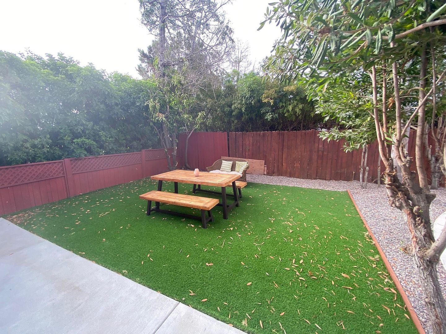 5129 Leo St photo 4