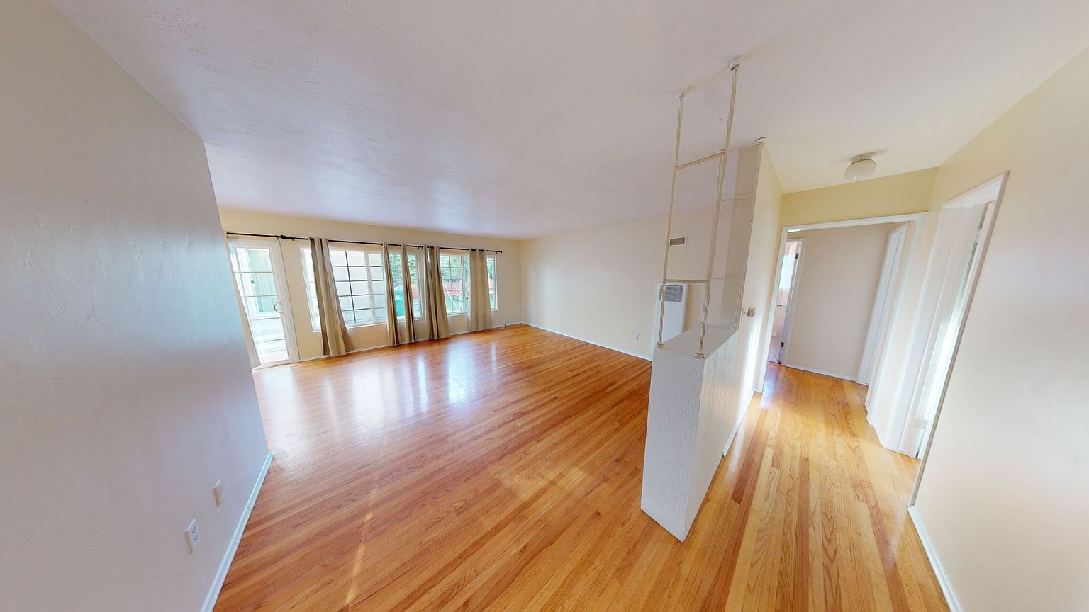 5129 Leo St photo 5