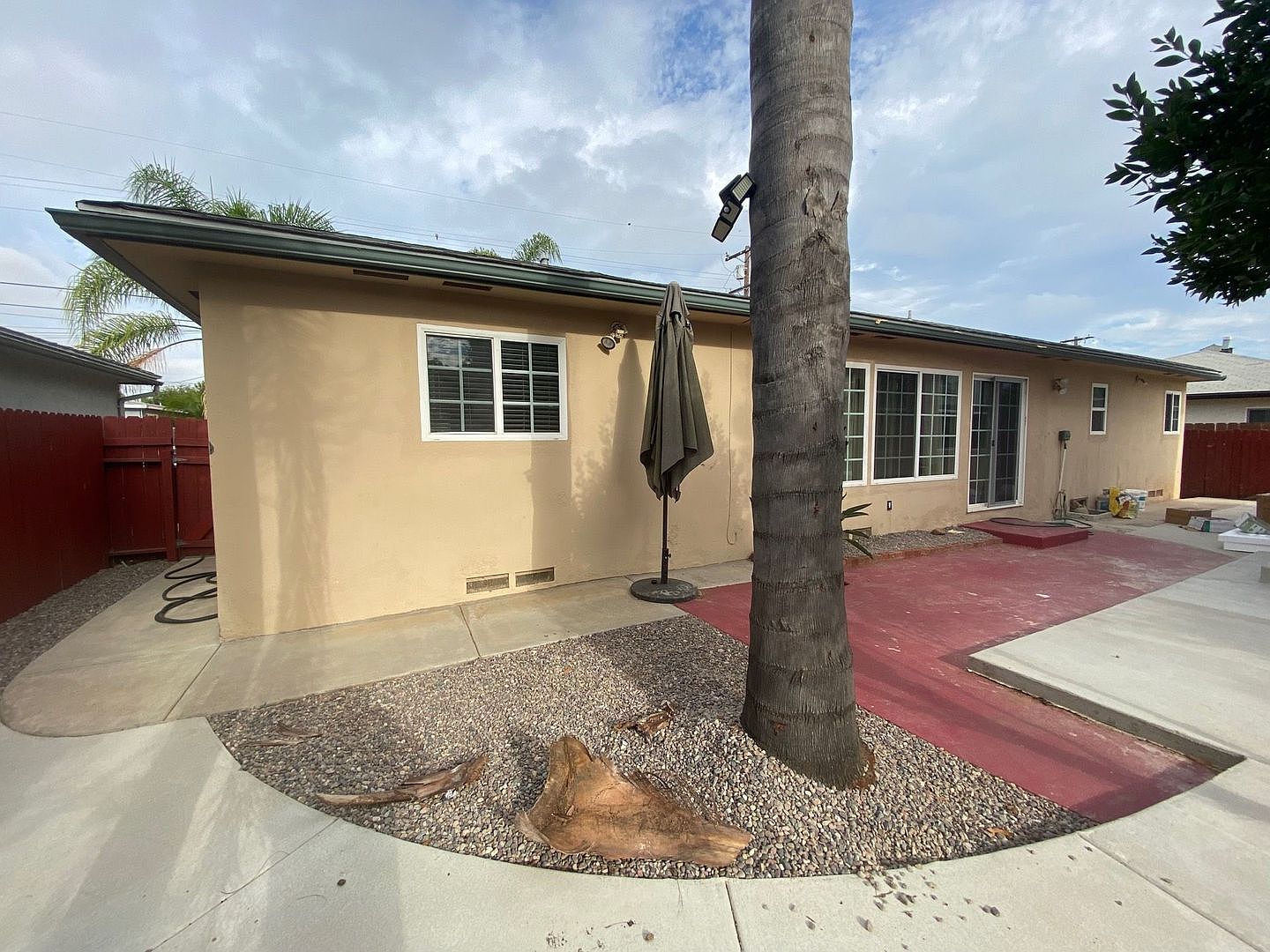 5129 Leo St photo 2