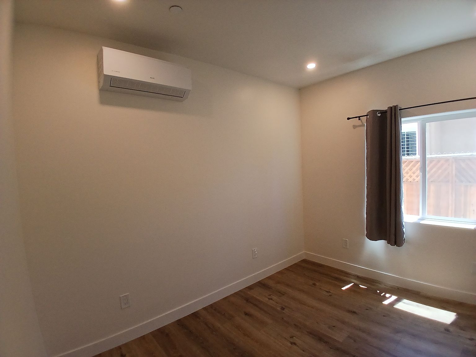 4934 64th St photo 3