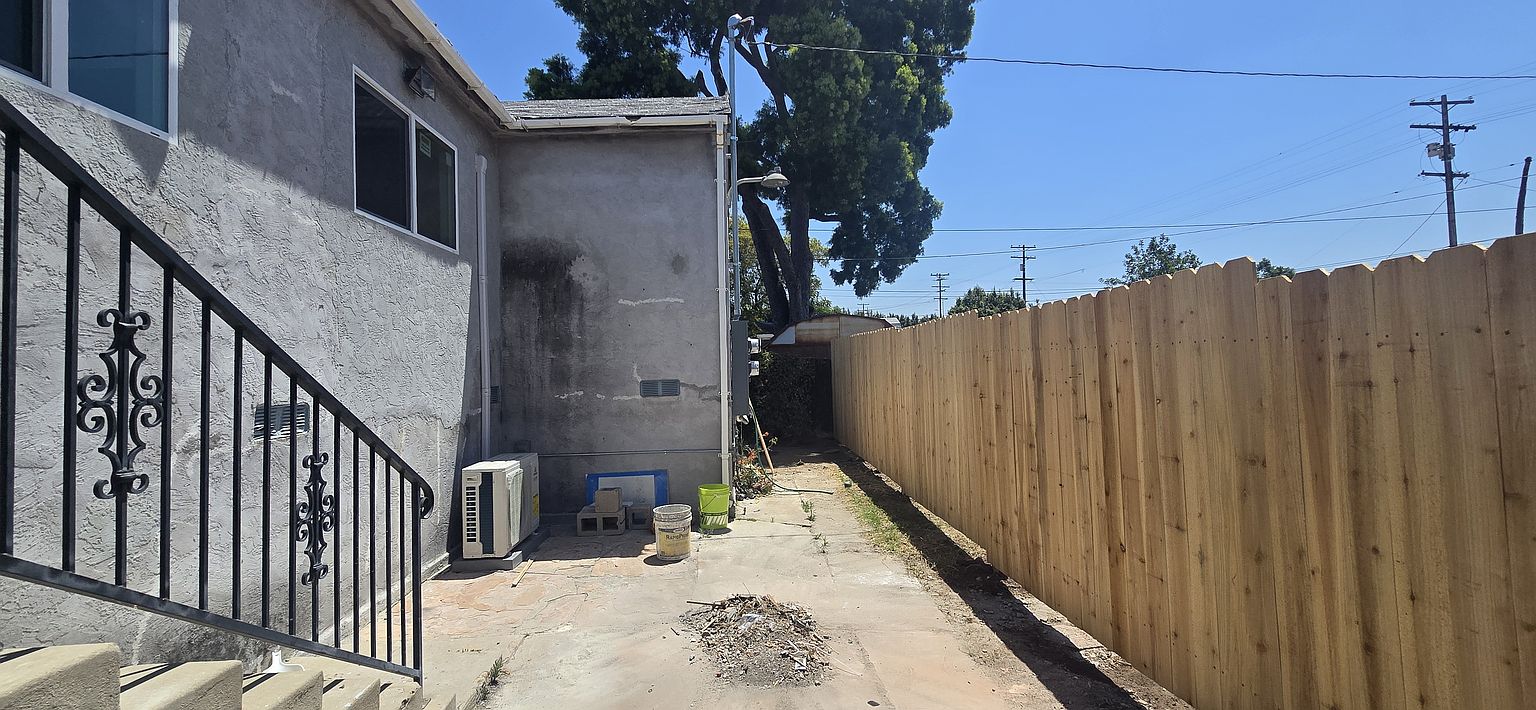 6943 Mohawk St photo 3