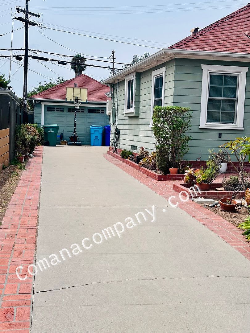 4806 Aragon Dr photo 3