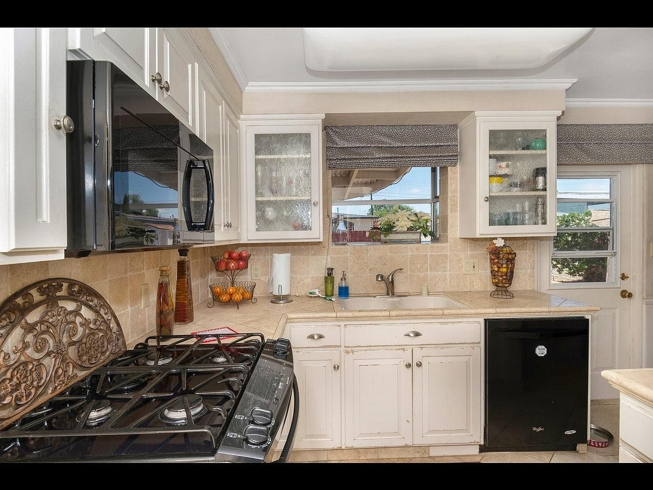 4658 Terry Ln photo 3