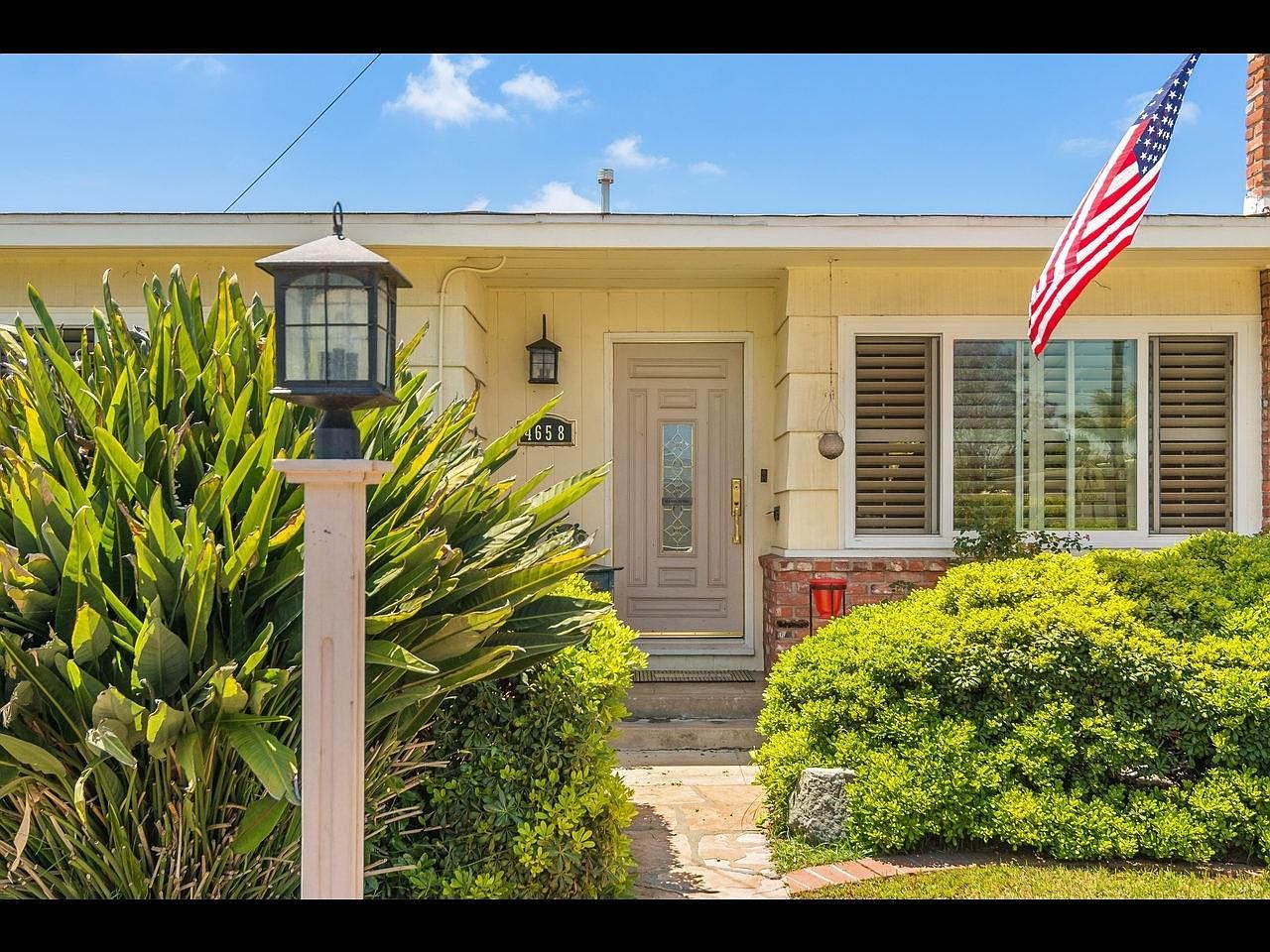 4658 Terry Ln photo 2
