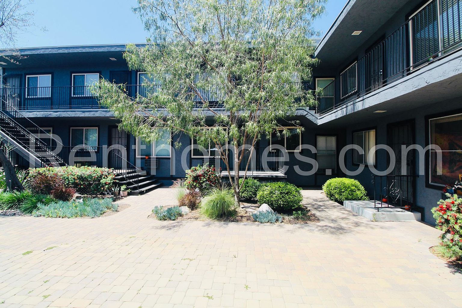 8150 Lemon Ave photo 2