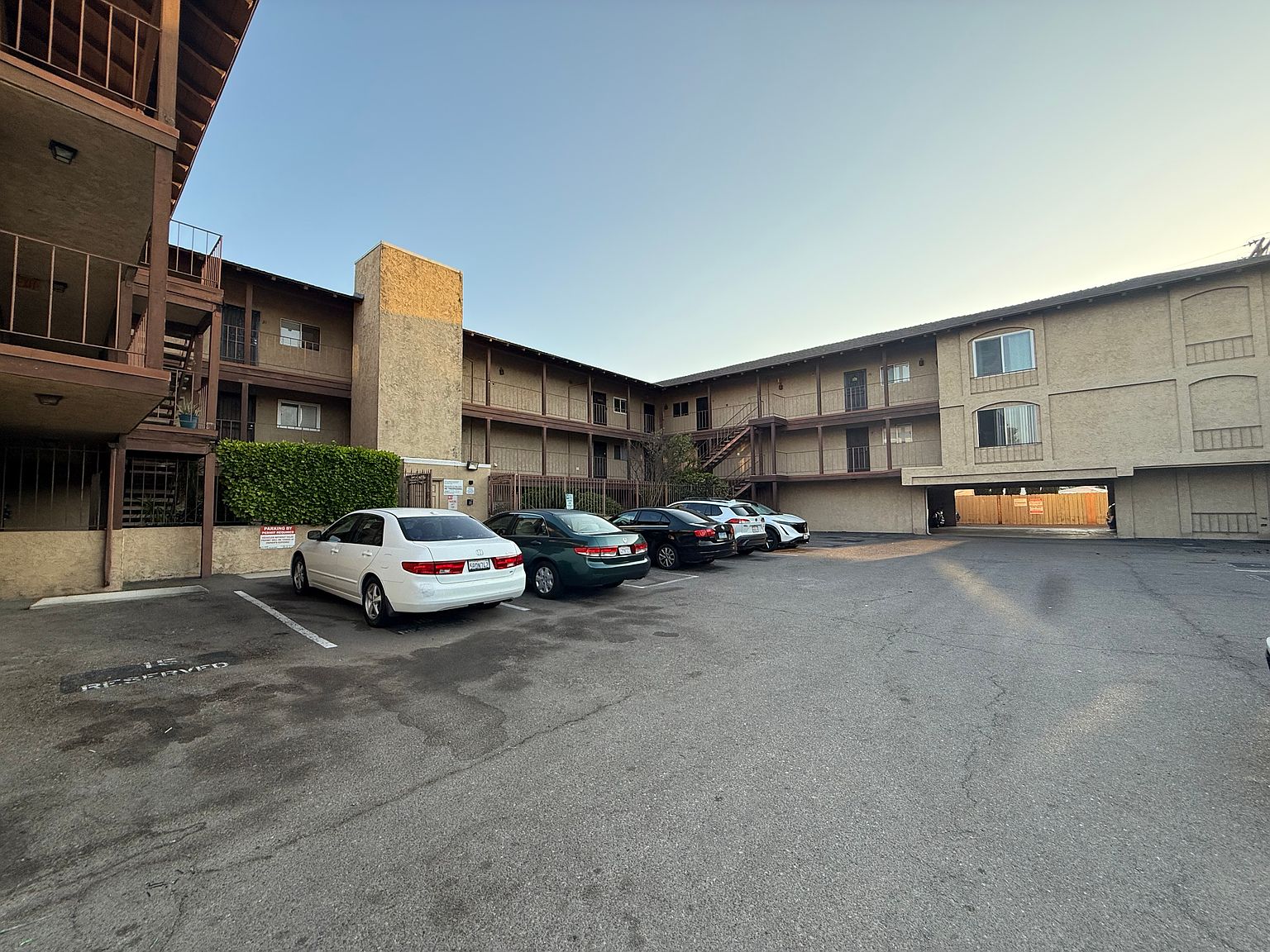 4240 Menlo Ave photo 2