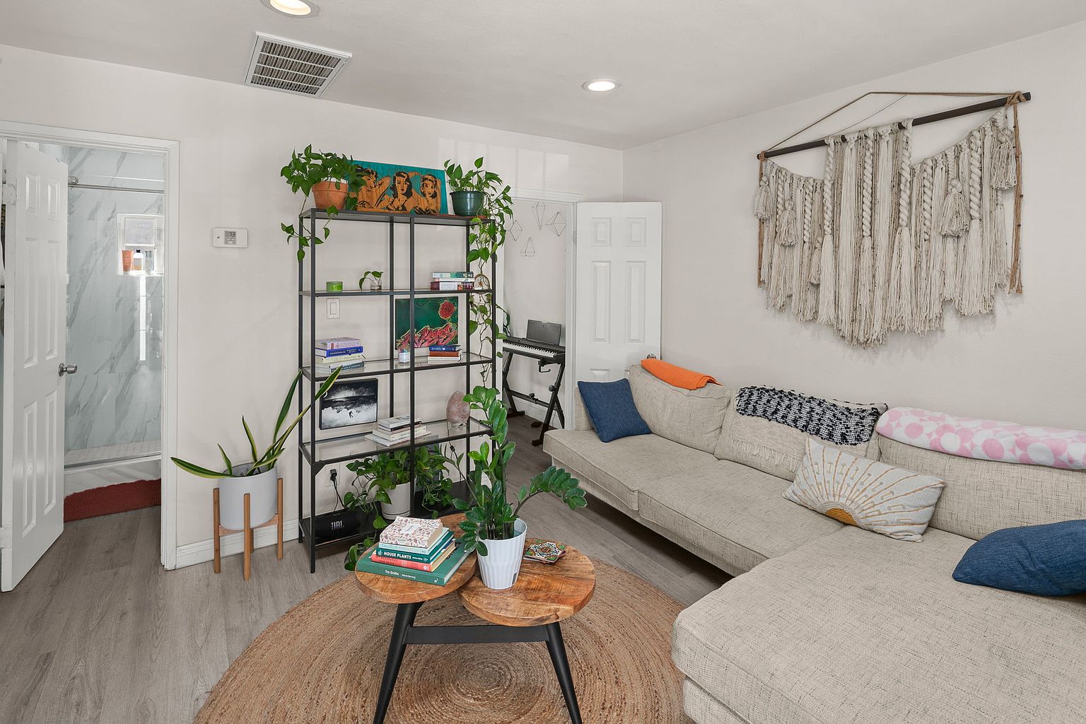 4863 Polk Ave photo 2