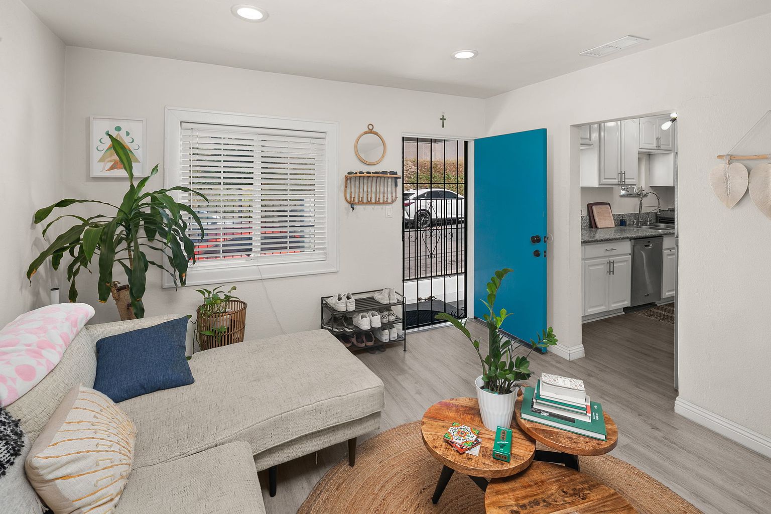 4863 Polk Ave photo 3