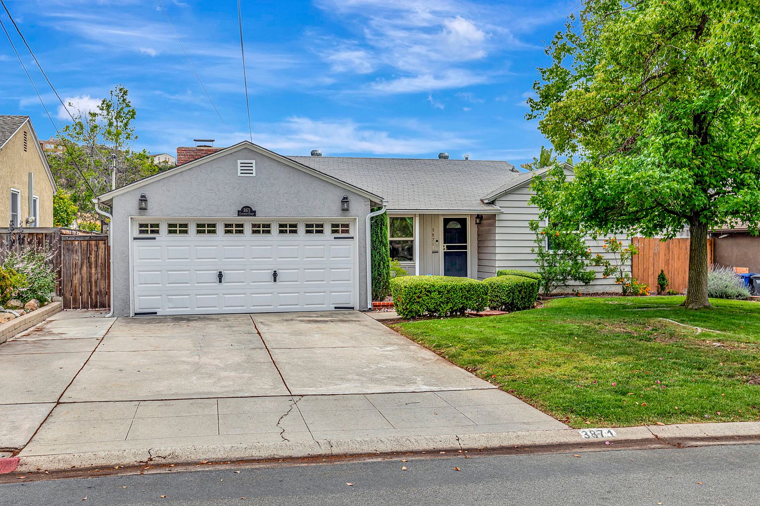 3871 Carancho St photo 2