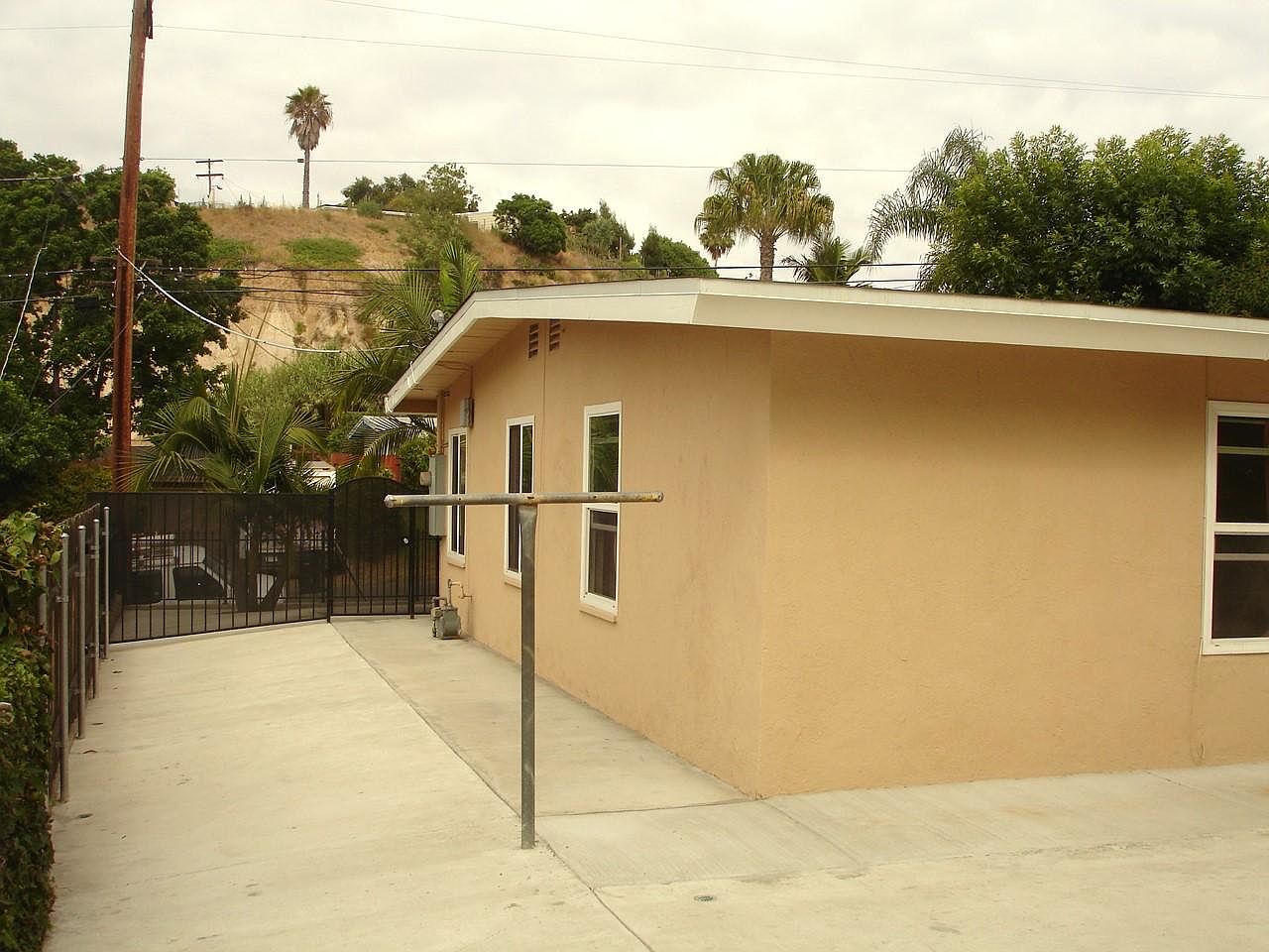 5857 Lynn St photo 2
