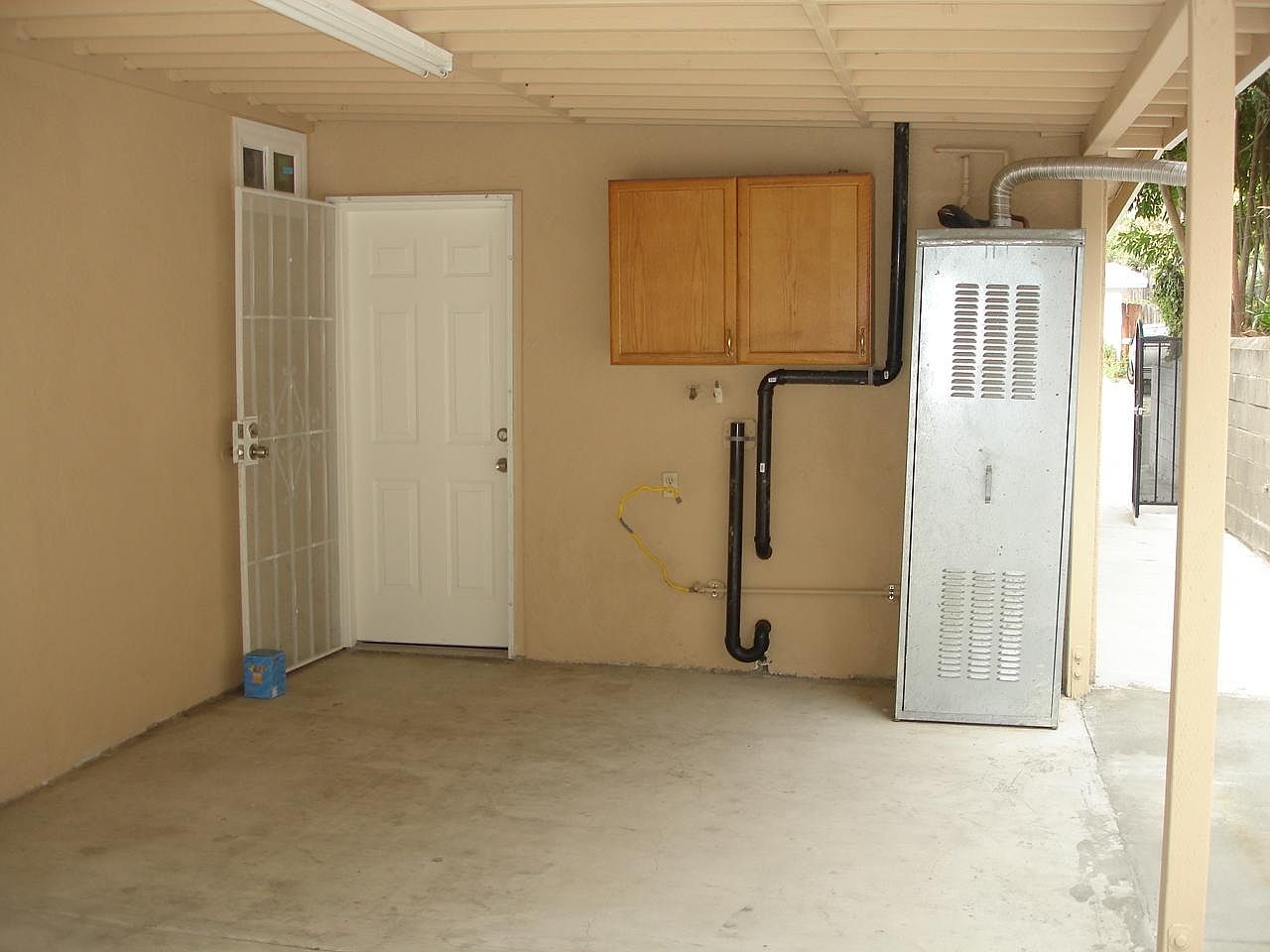 5857 Lynn St photo 3