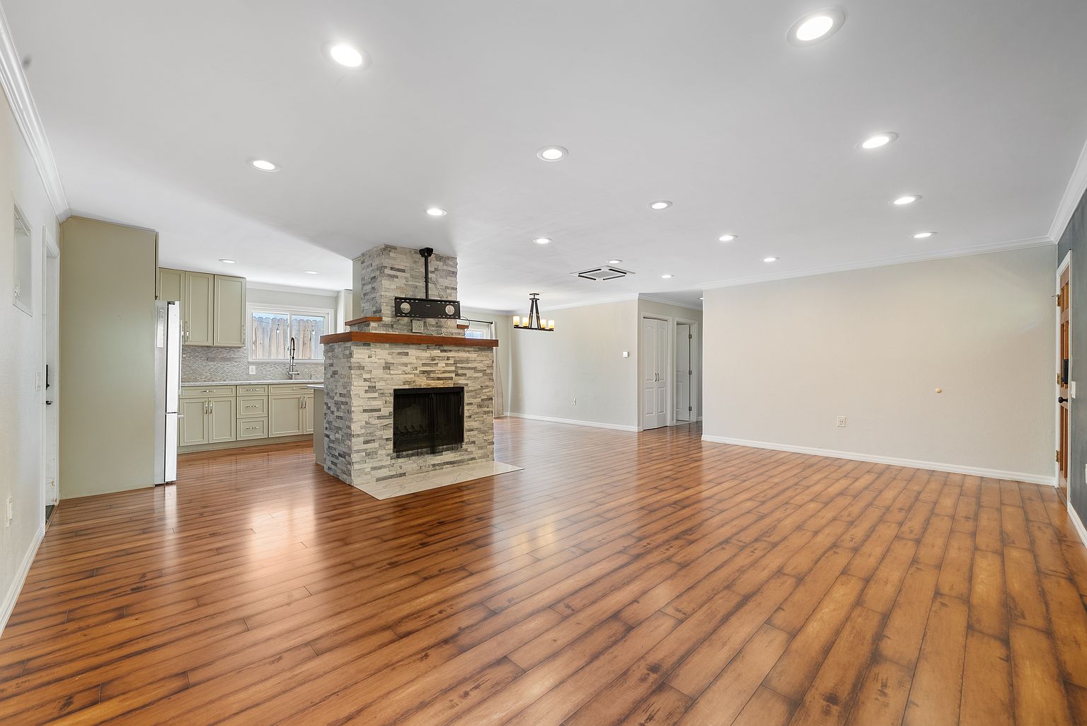 2525 Indianapolis Ave photo 2