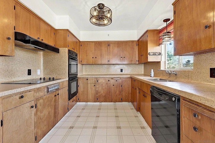 927 Sharon Way photo 2