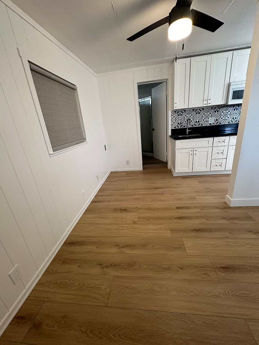 1141 Victor Ave photo 4