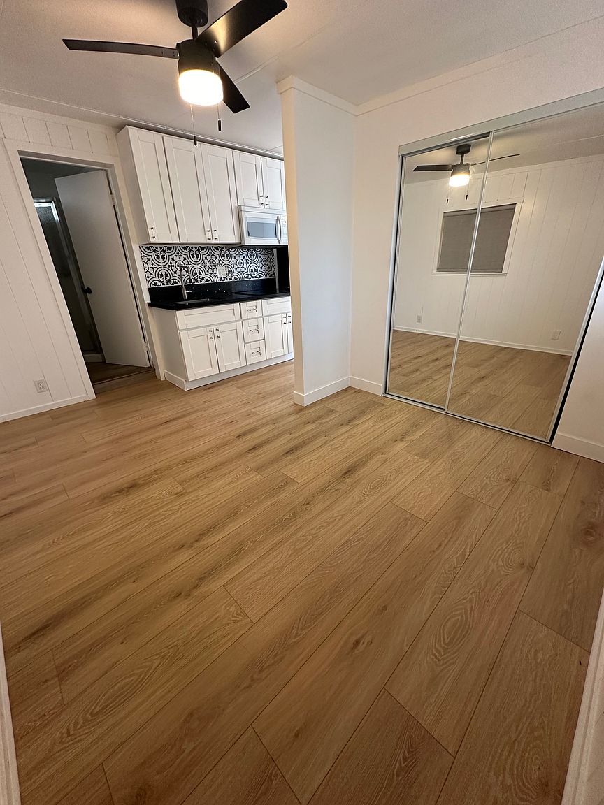 1141 Victor Ave photo 3