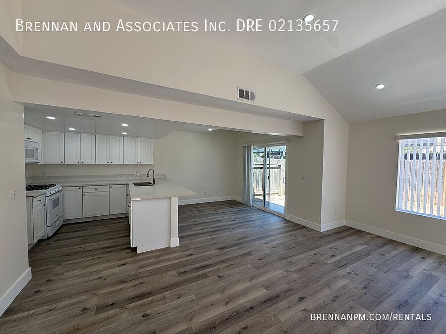 1130 Sumner Ave photo 4