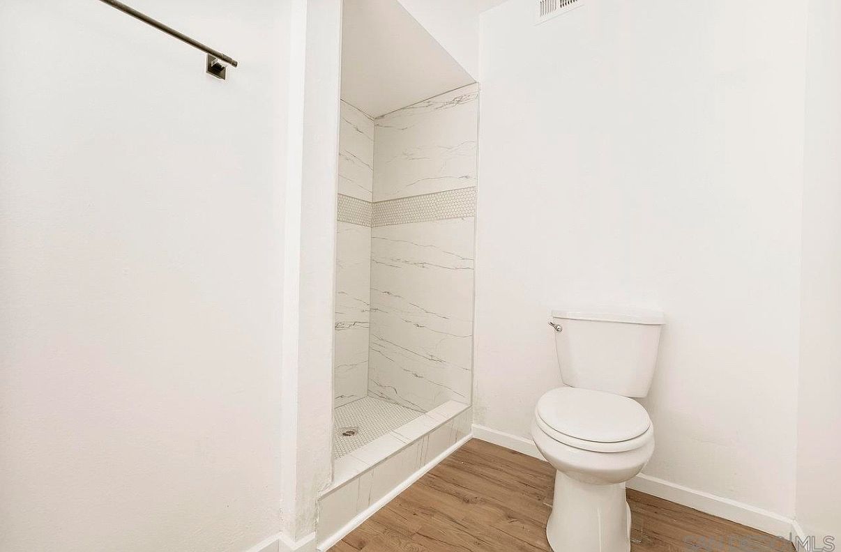 1355 Bluebell Way photo 3