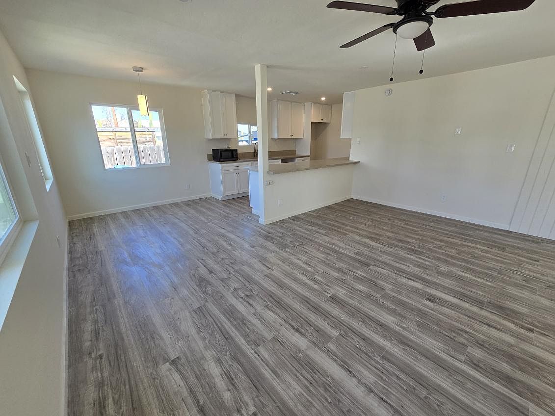 501 Farragut Cir photo 2