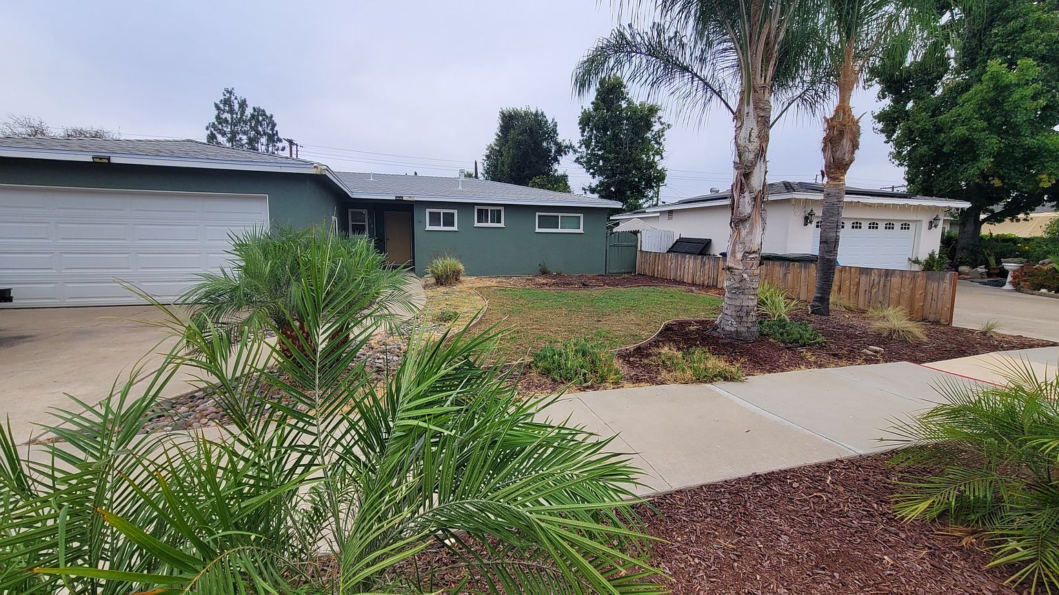152 Danner Pl photo 2