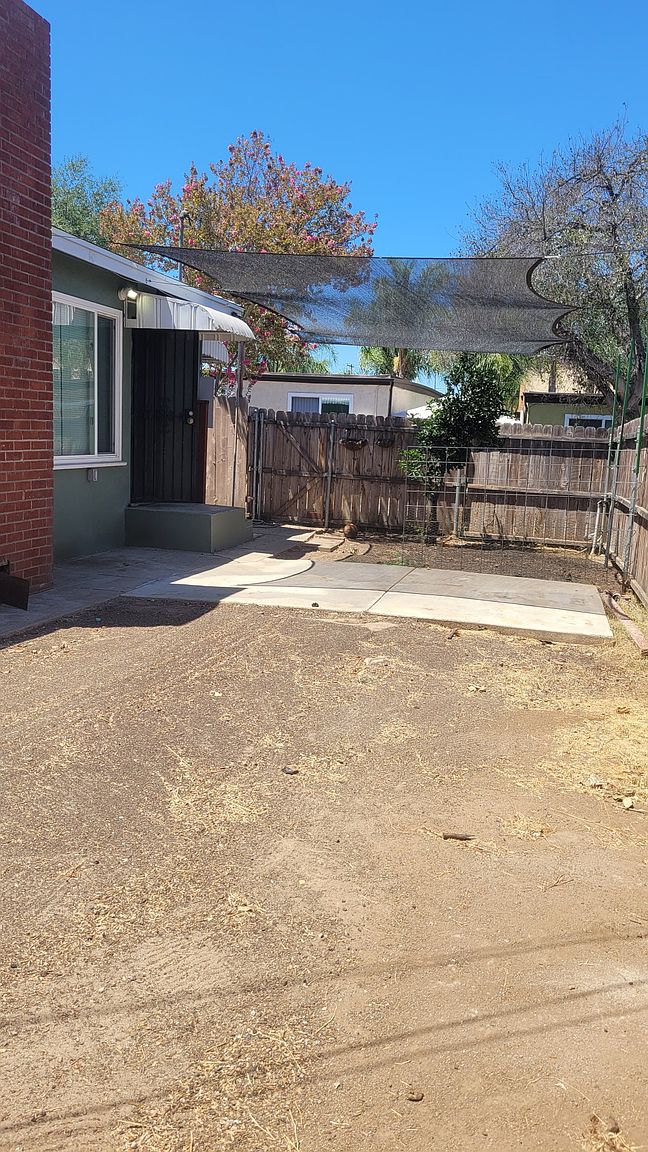 152 Danner Pl photo 4