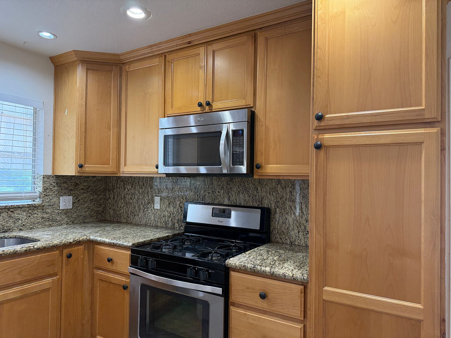 4933 Maiden Ln photo 2
