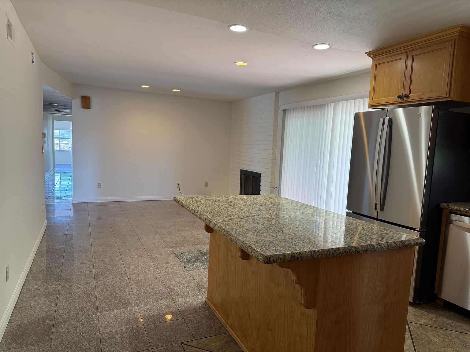 4933 Maiden Ln photo 3
