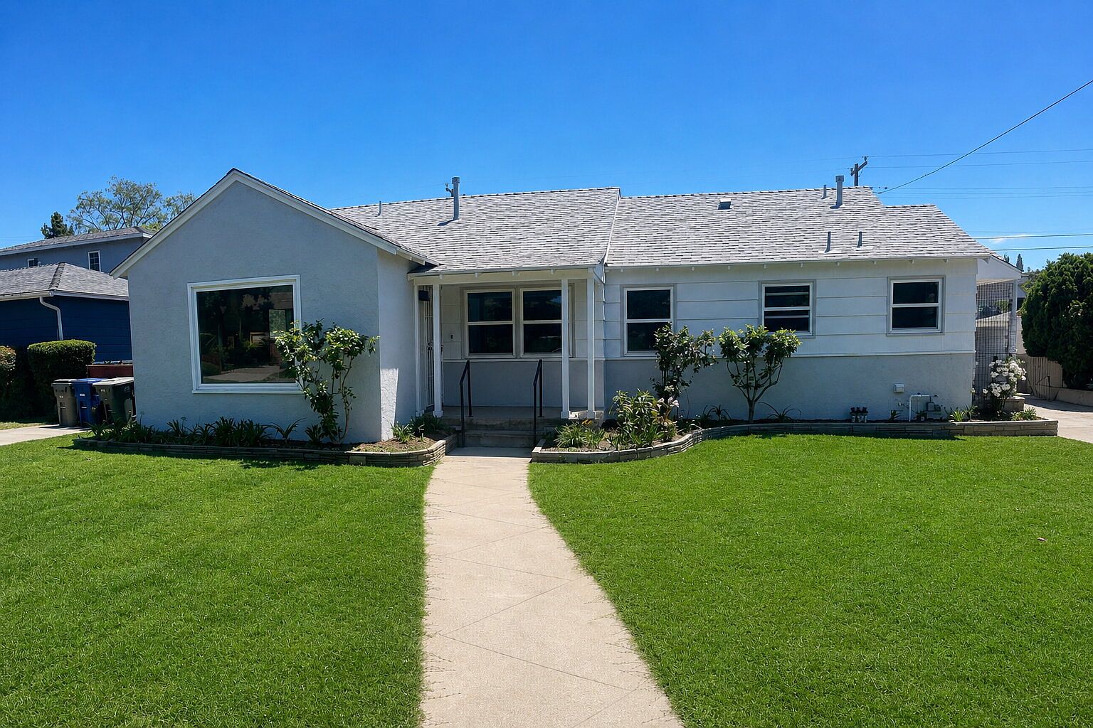 8951 Linden Ln
