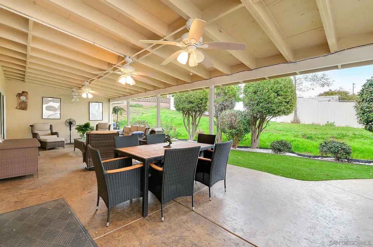 4388 Bellflower Dr photo 3