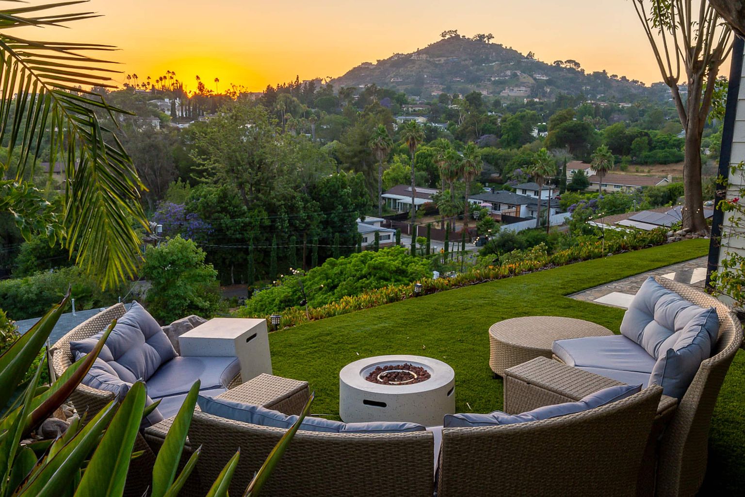 4350 Alta Mira Dr photo 5