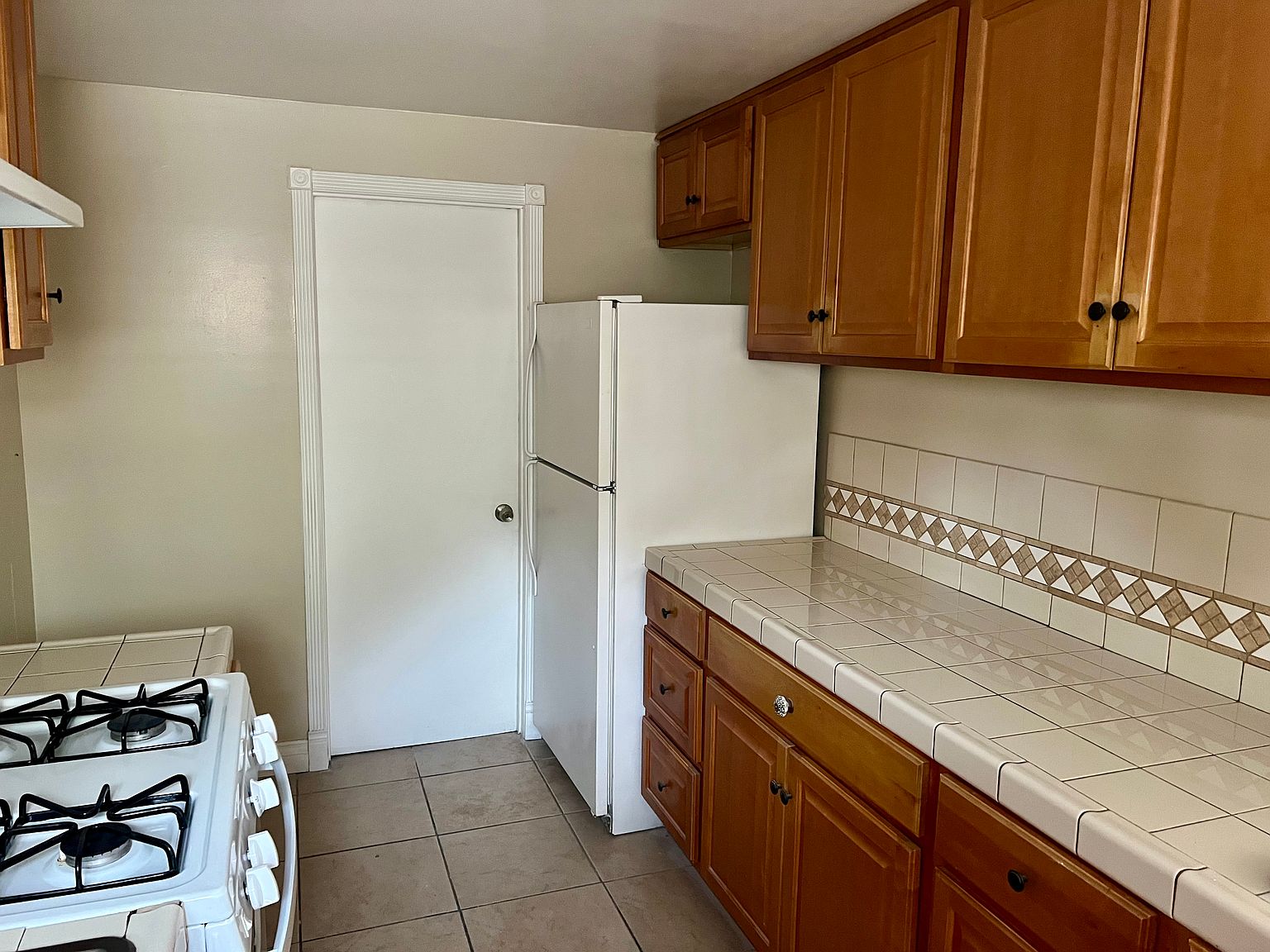 8328 Golden Ave photo 3