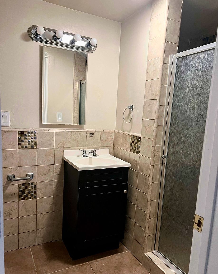 8328 Golden Ave photo 5