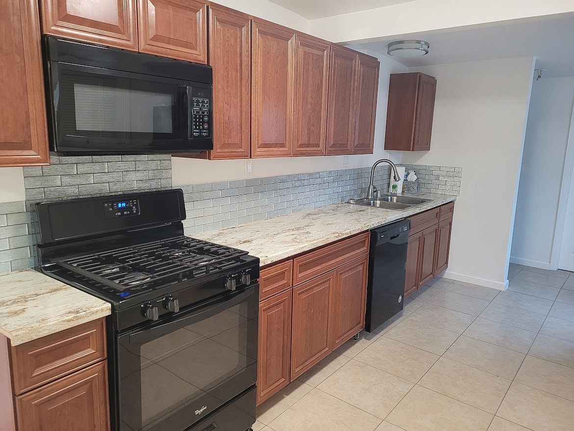 2744 Central Ave photo 4