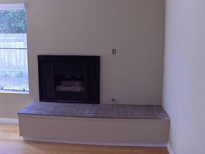9858 Aldergrove Ln photo 3