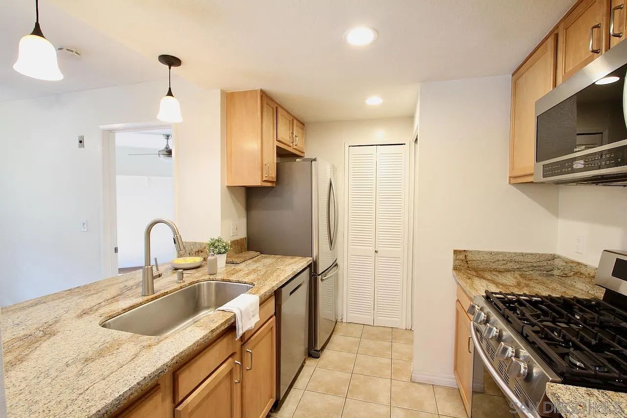 3021 Golden Oak Way Spring Valley, CA 91978 photo 3
