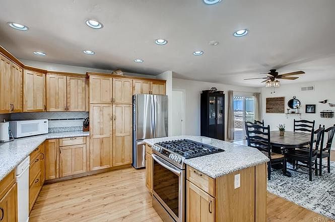1852 Lisa Ln photo 5