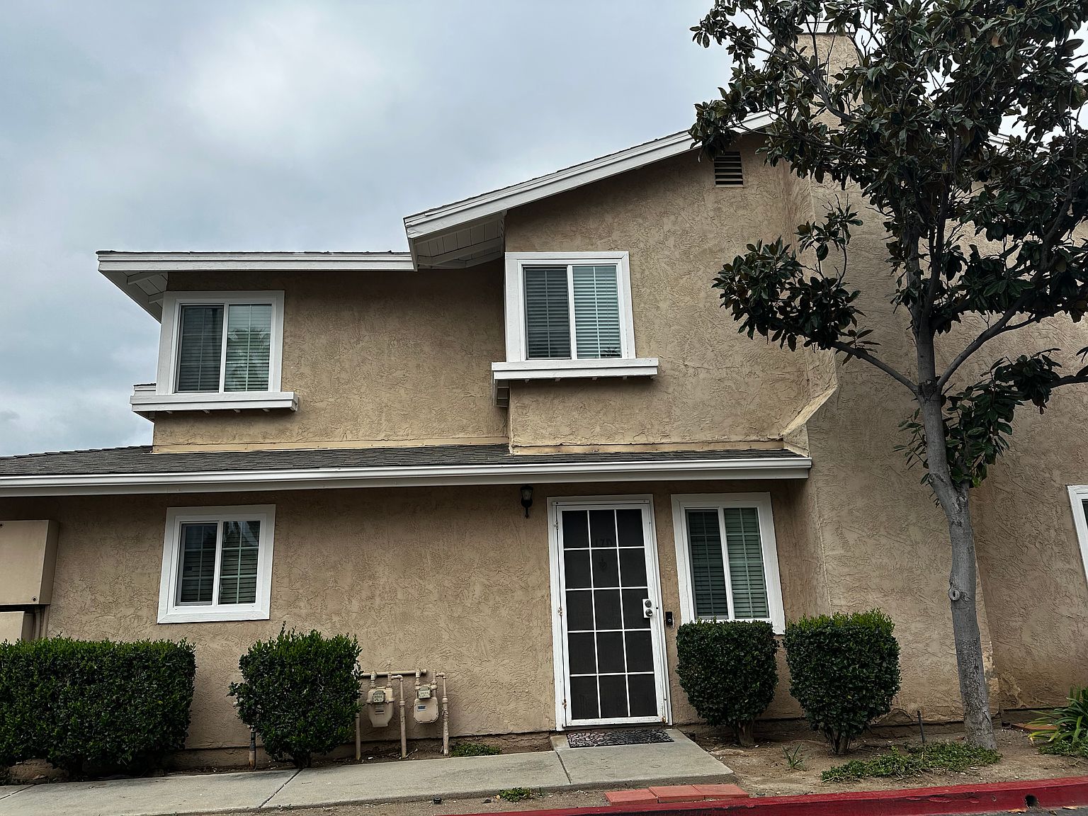 1465 E Lexington Ave photo 2