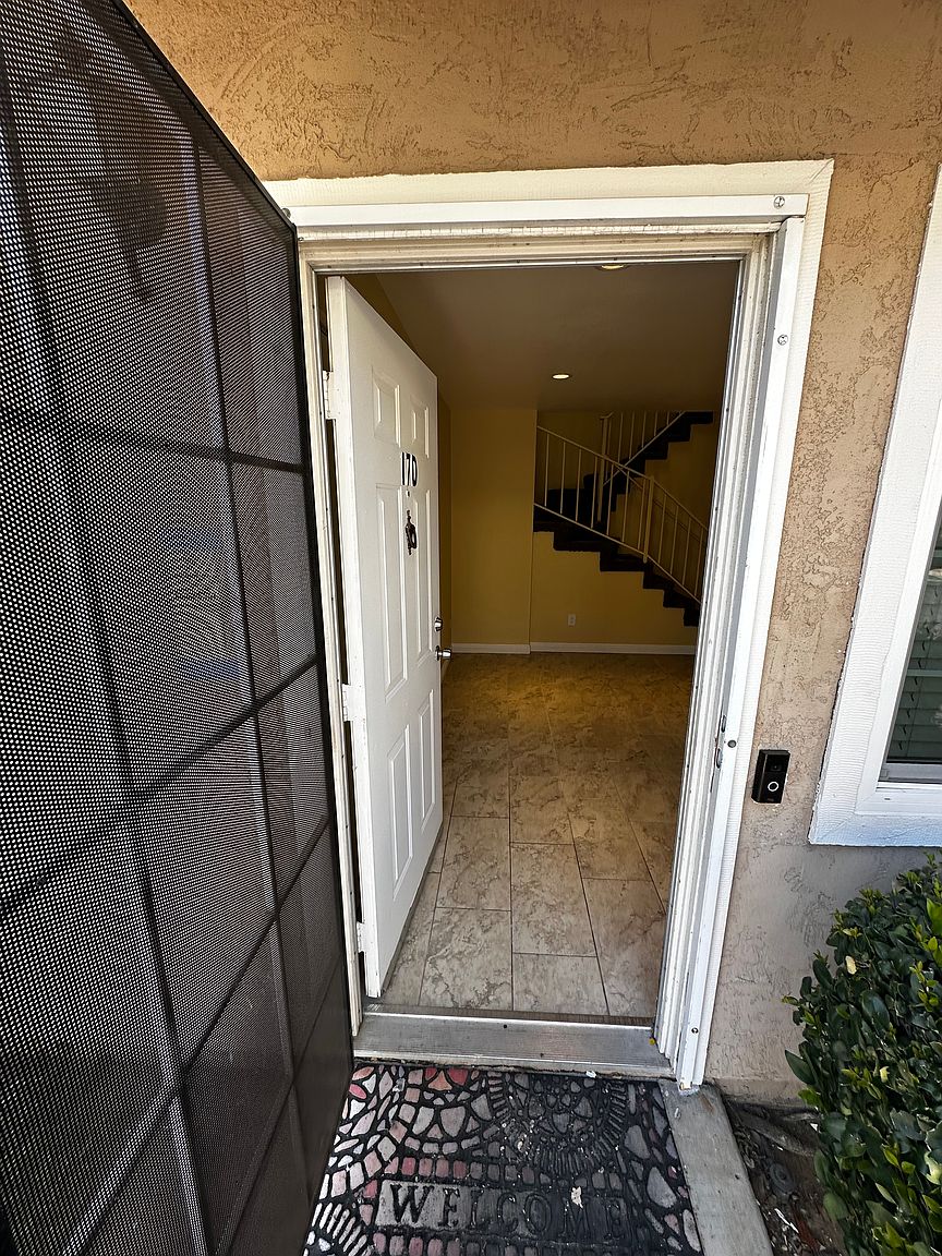 1465 E Lexington Ave photo 4