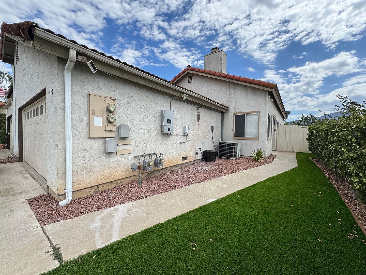 1523 Woodpine Dr photo 4