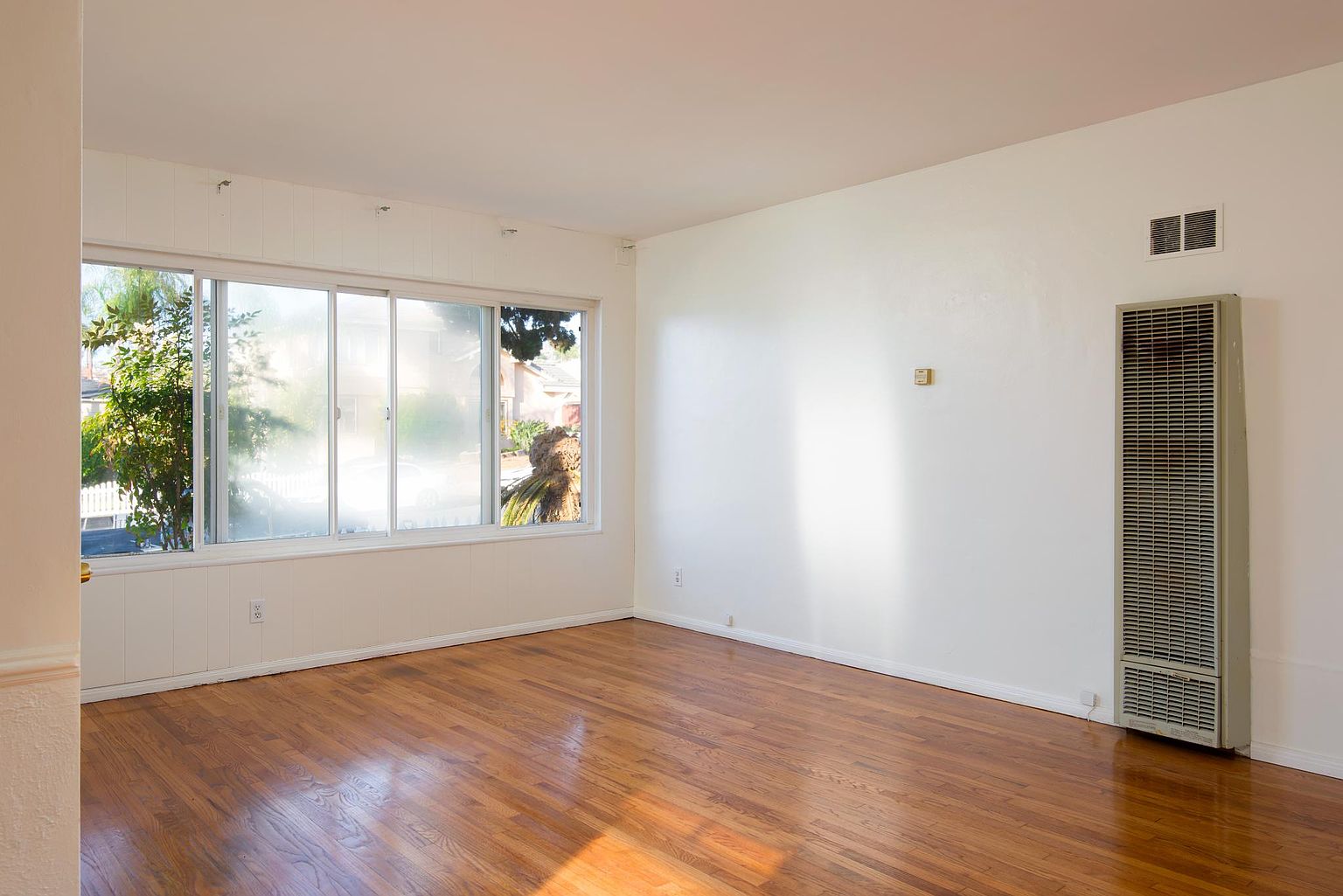 4611 Tivoli St photo 3