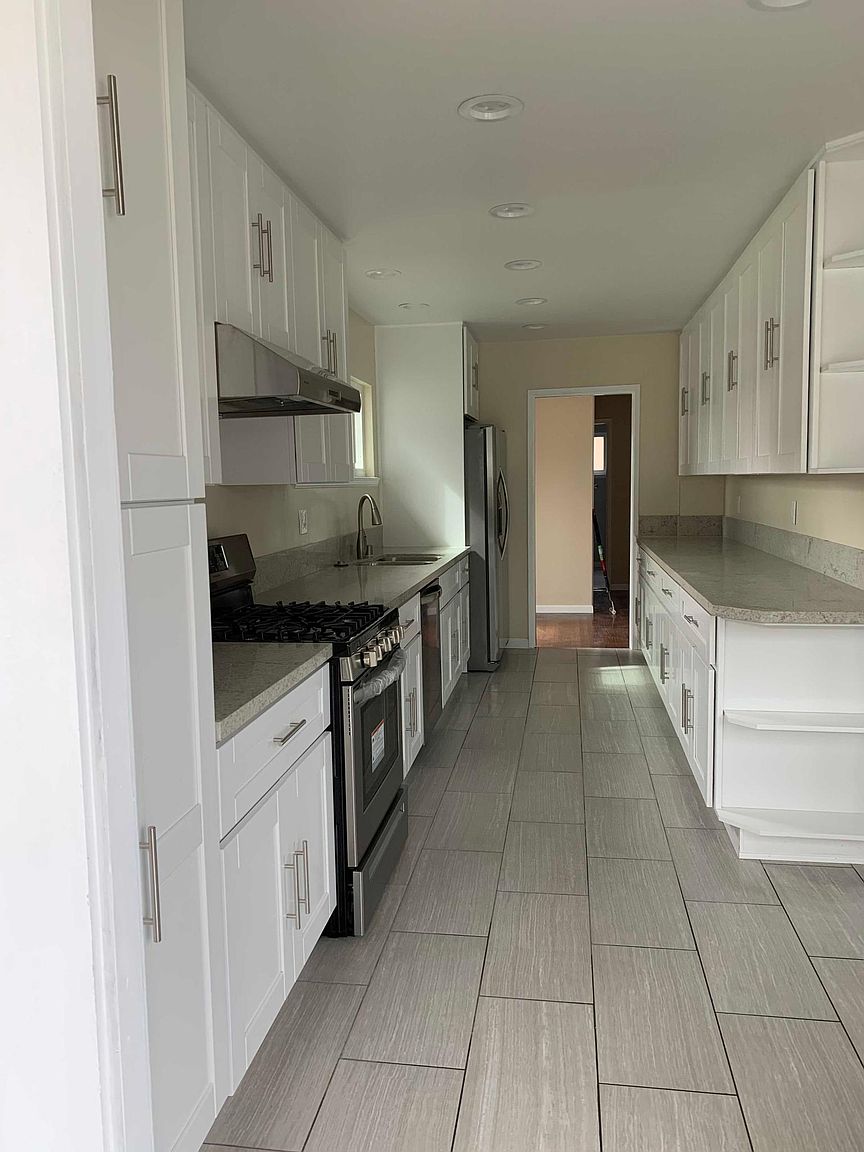 1205 Alexandria Dr photo 2