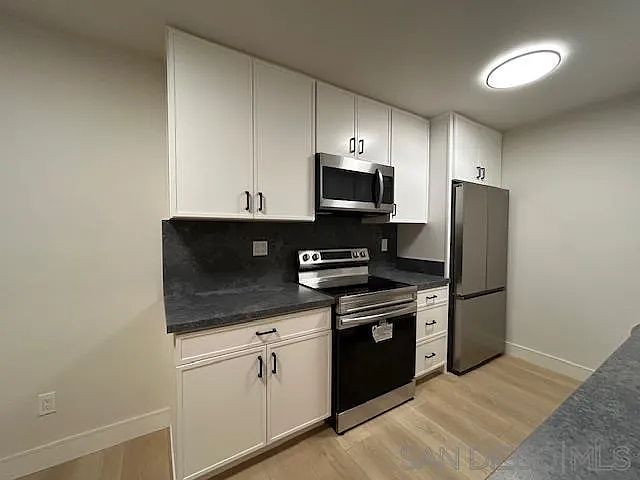 811 W Nutmeg St photo 5