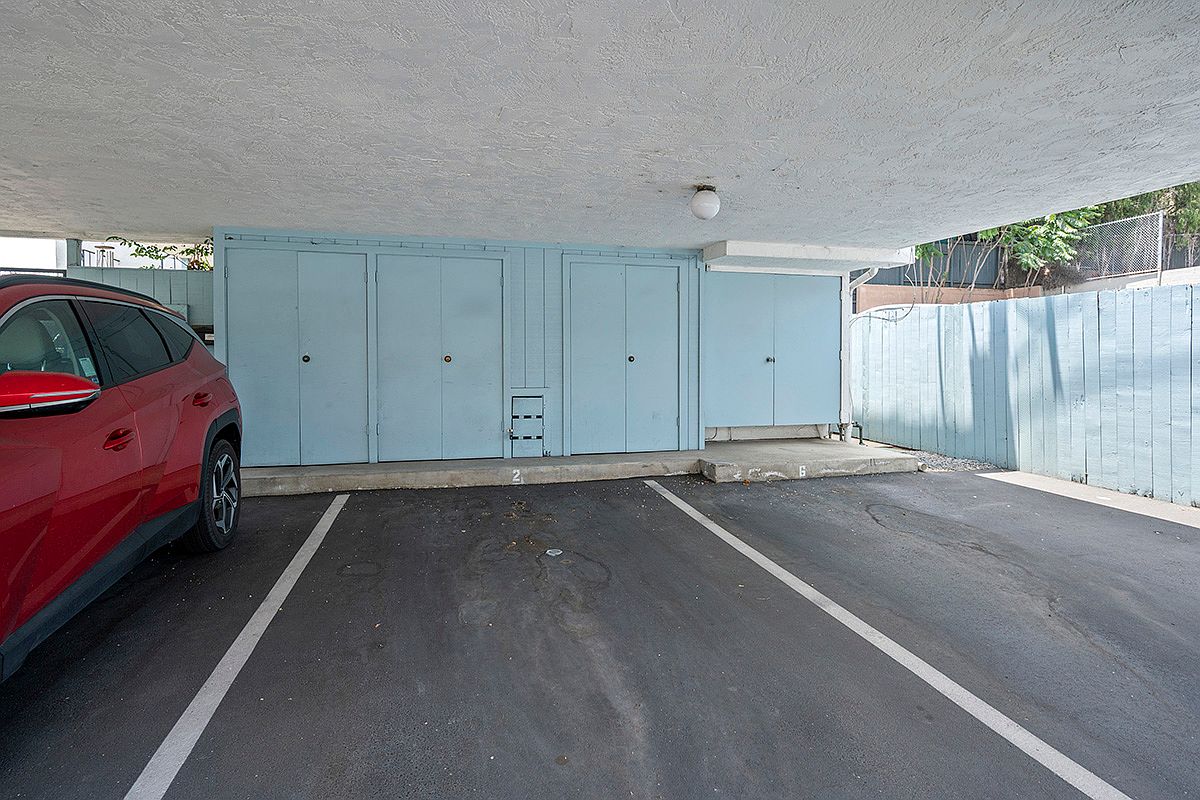 2108 3rd Ave photo 4