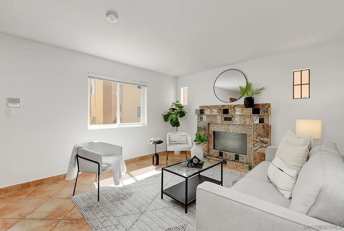 2608 Broadway photo 3