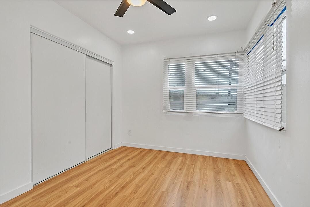 2779 Broadway photo 2