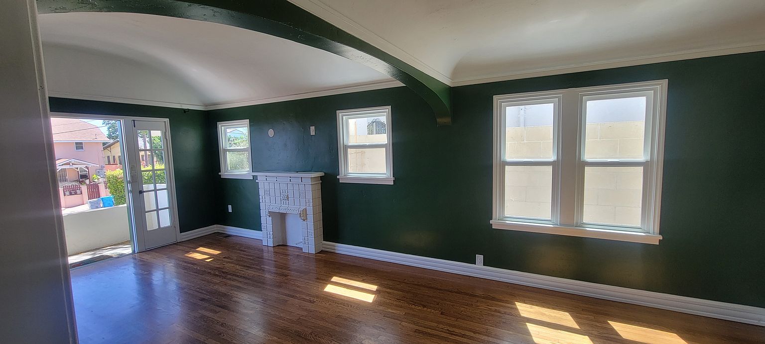 2746 E St photo 5