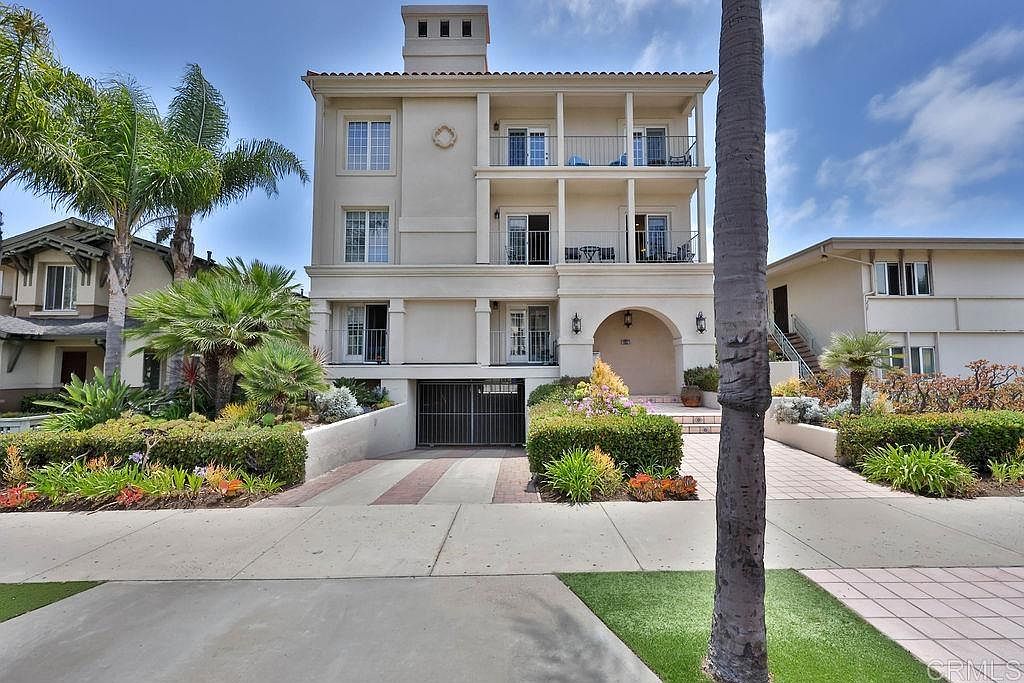 229 Orange Ave photo 3