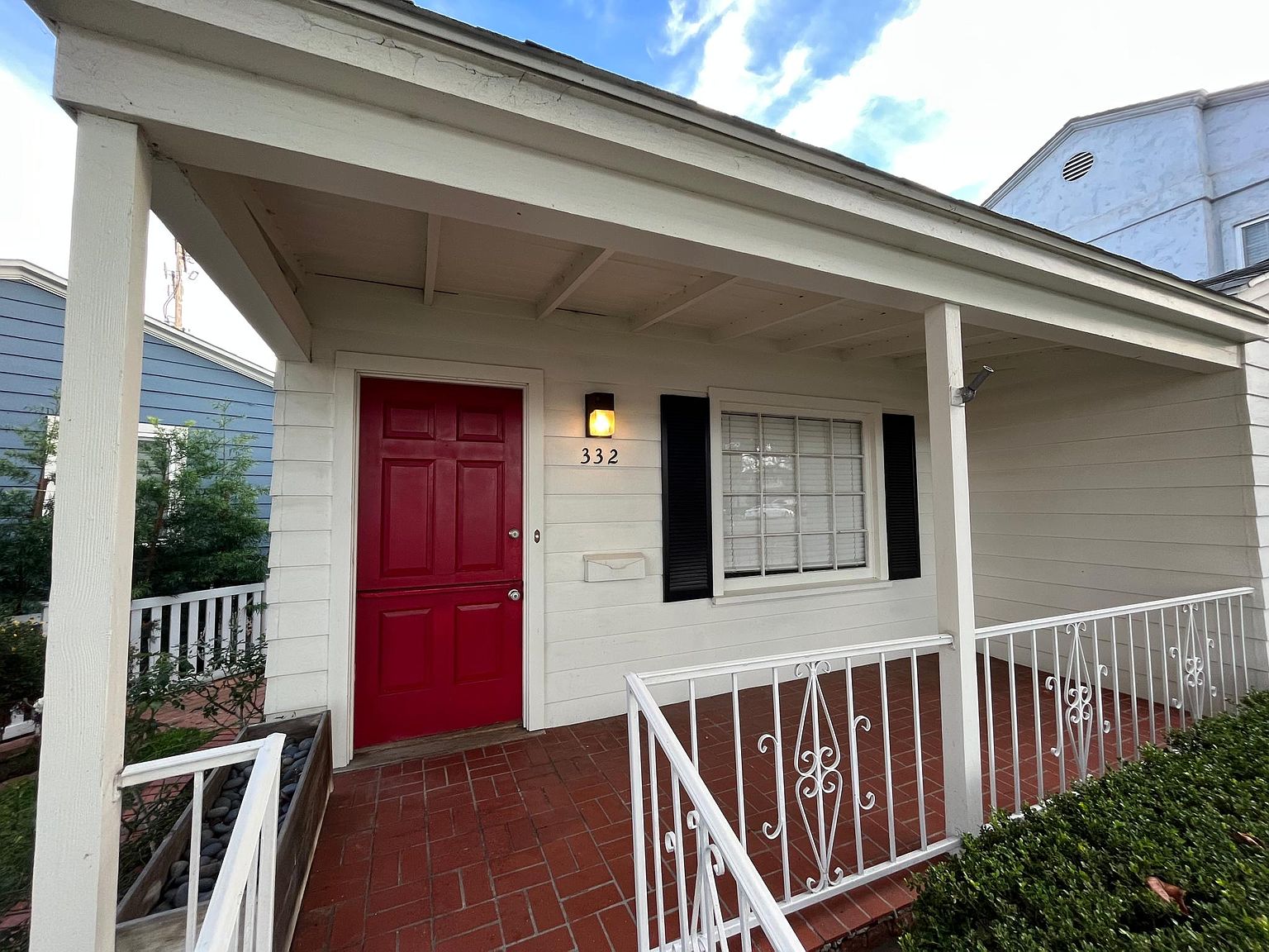 332 Glorietta Pl photo 4