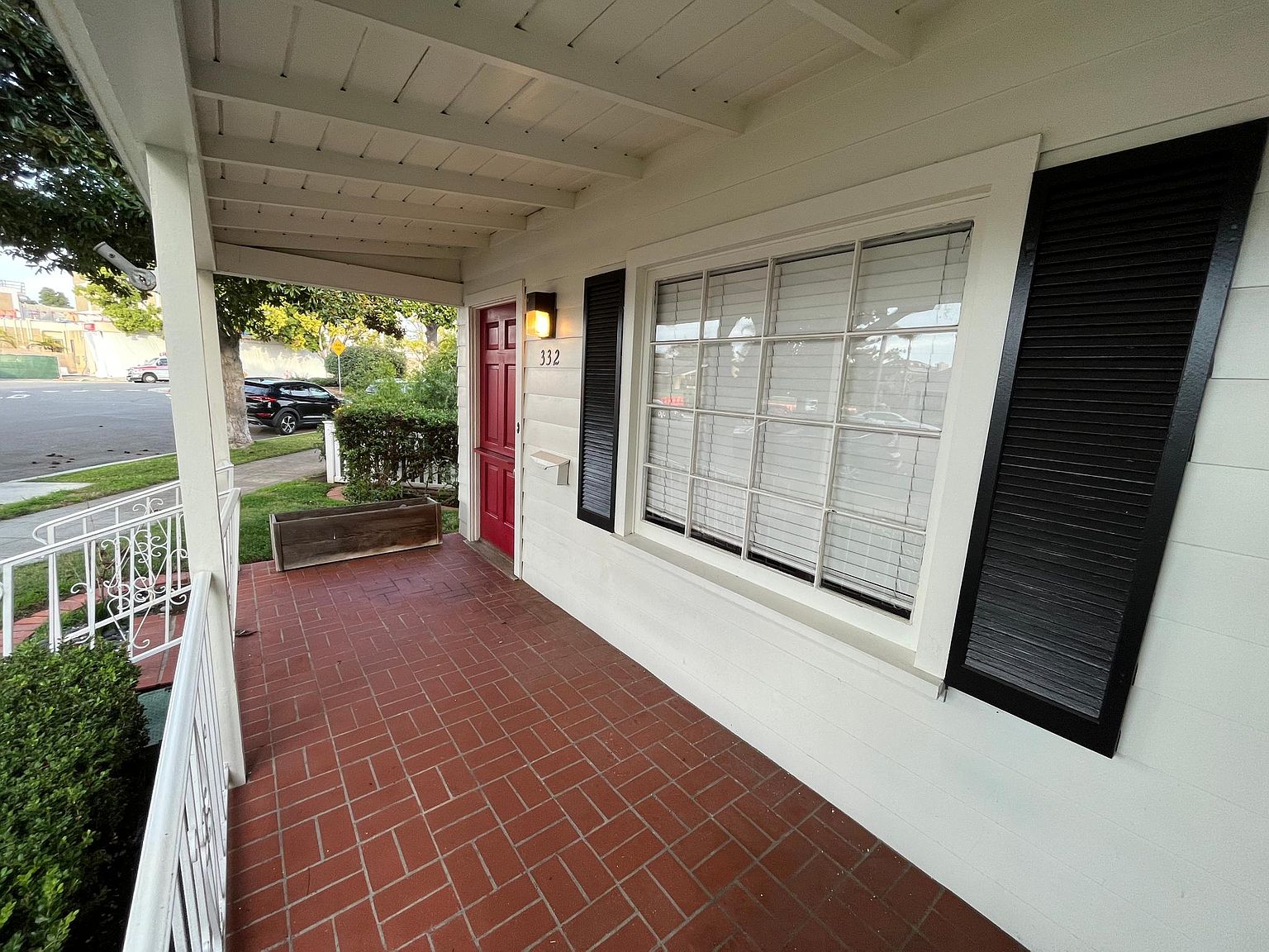 332 Glorietta Pl photo 5